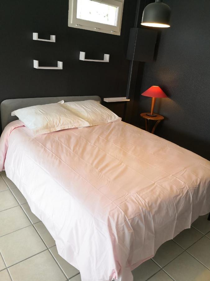 Chambre Meublee Avec Vue Panoramique A Perigueux Sanilhac  Buitenkant foto